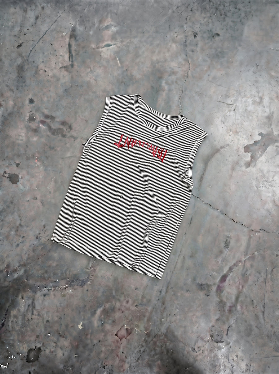Camiseta Irrelevant Evil