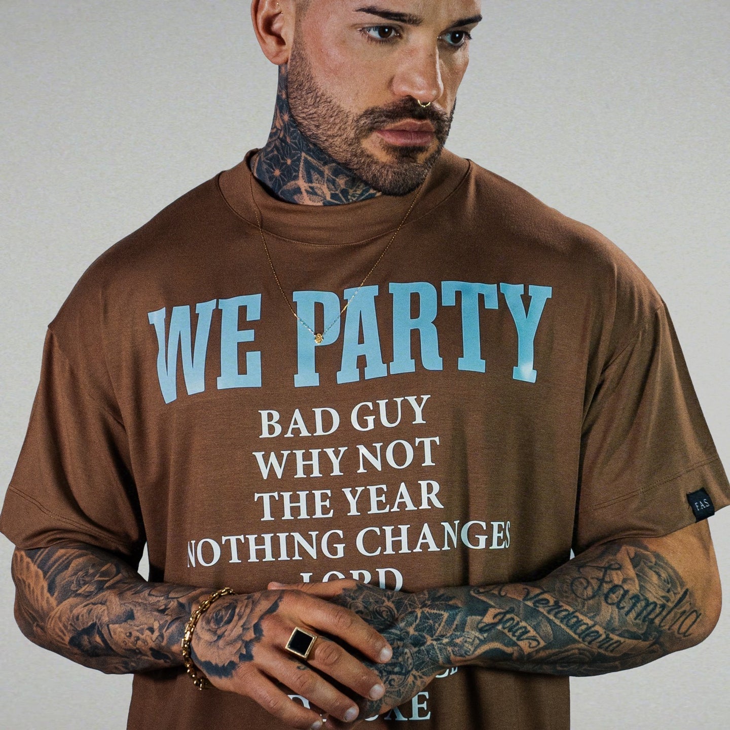 Camiseta We Party Legacy - Brown
